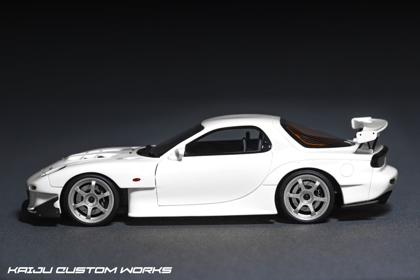 RE Amemiya Mazda RX-7 (Pure White) (PRE ORDER)