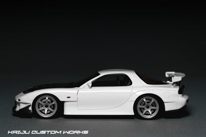 RE Amemiya Mazda RX-7 (Carbon Hood, Pure White) (PRE-ORDER)